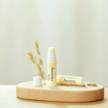 Aveeno Baby Aveeno Baby Успокаивающий бальзам для губ и лица 4г