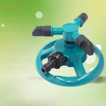 Автоматический вращающийся трехсекционный садовый газонный дождеватель для орошения и полива