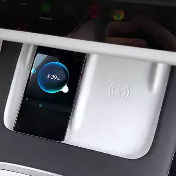 Автомобильный силиконовый беспроводной зарядный коврик, нескользящий коврик, пылезащитный защитный чехол для зарядного устройства, аксессуары для Tesla Model 3 Y 2025 2025 2021 чёрный