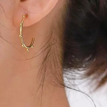 Аксессуары элитные нишевые серьги в форме буквы С из нержавеющей стали легкие роскошные универсальные серьги из 18-каратного золота, не выцветающие