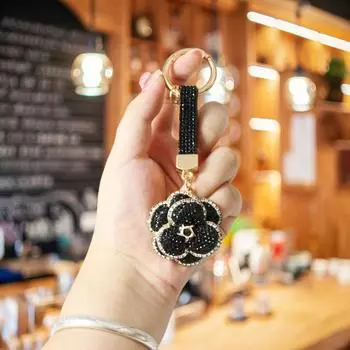 Аксессуары Автомобильный брелок-держатель, украшение для салона автомобиля, брелок-подвеска в виде цветка камелии чёрный