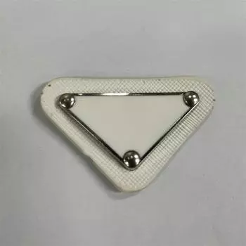 Аксессуары для одежды Аксессуары Кожаные бирки Заколки Резинка Глянцевый треугольник Аксессуары с торговой маркой 4.8cm*3cm белый
