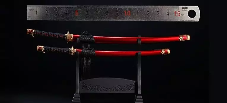Аксессуары для тяжелой промышленности LOGSHANJINSHU Металлический меч для японских самураев Японский меч Учикатана A [TOYBARJAPAN] 1/6 фигурки/Рюдзан красный