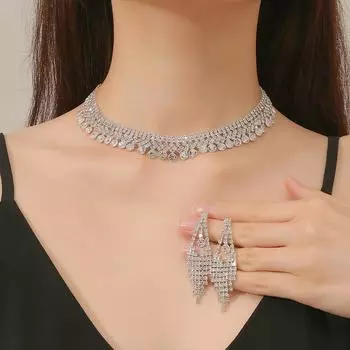 Аксессуары Поставка Модная цепочка-коготь со стразами Ожерелье Женские серьги Комплект для ужина Платье Универсальные аксессуары для ключичной цепи