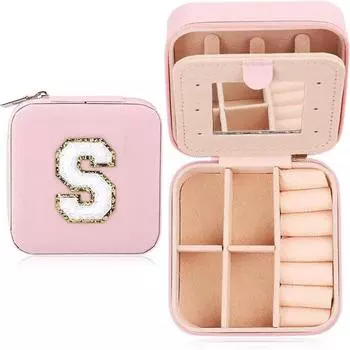 AZ шкатулка для драгоценностей с буквами, дорожный портативный мини-футляр для украшений с алфавитом, розовый органайзер из искусственной кожи с изысканными буквами для женщин и девочек 1PCS