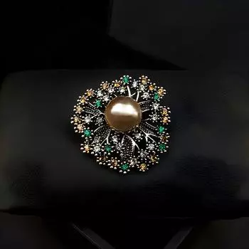 Ажурная брошь в стиле ретро-цыганки, женская брошь с ароматным жемчугом, небольшая, атмосферная, простая булавка, костюм и аксессуары