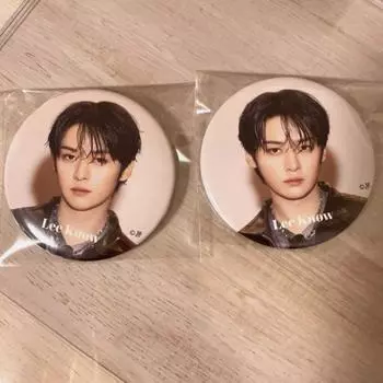 Б/у Stray Kids LEE KNOW YOUR HERO SEASON S GREETINGS MUSEUM Официальный набор значков MD Can ЯПОНИЯ HMV Limited