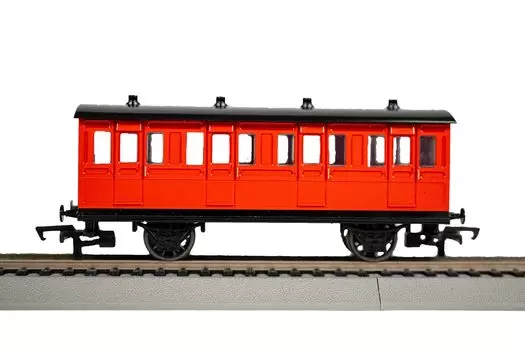 Bachmann HO Gauge Thomas the Tank Engine Red Passenger Car Railway Model Passenger Car 28-76038