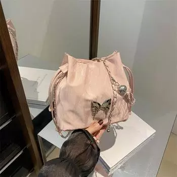 Bag Women s 2025 New Summer Popular Butterfly Bucket Bag Premium Sense Foreign Style Chain Crossbody Bag серебряный