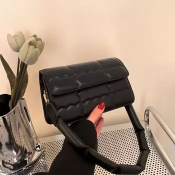 Bag women s bag 2024 new niche design retro spring popular versatile messenger bag women s bag small square bag