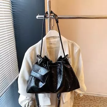 Bags Women s New Large Capacity Daily Commuter Versatile Messenger Bags Soft Leather Relaxation Bucket Bags чёрный