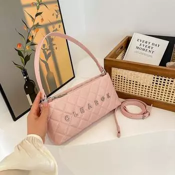 Сумка-багет из высококачественной ткани яркого цвета, стильная и универсальная, мягкая на ощупь, прочная и долговечная.