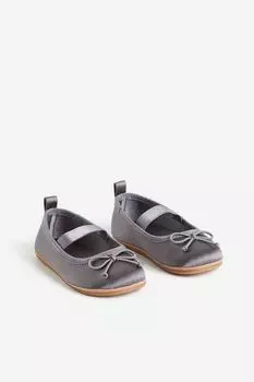 Ballet pumps