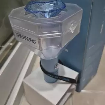 Банальный Treasure Lightstick