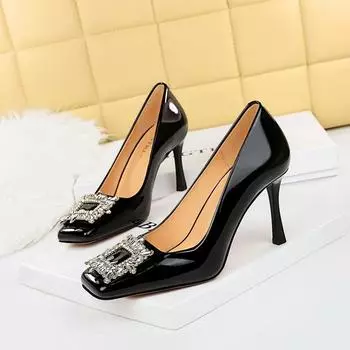 Банкетная женская обувь на очень высоком каблуке, лакированная кожа с квадратным носком и металлической пряжкой со стразами, одинарные туфли на высоком каблуке 34 чёрный