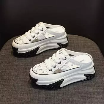 Baotou внутренняя высота увеличивает полутапочки женская летняя одежда 2024 новая мода ленивые прохладные тапочки на толстой подошве полулоток женская обувь 35 белый