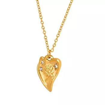 Baroque Retro Relief Rose Heart Pendant Necklace Rose Peach Guardian Heart Light Luxury Versatile Collarbone Chain Jewelry
