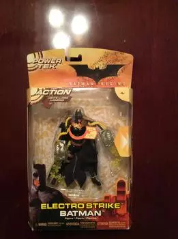 Batman Begins Deluxe Фигурка Electrostrike Batman