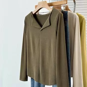 Базовая рубашка с V-образным вырезом для женщин. Можно носить новую футболку с длинными рукавами ранней весны с облегающим кроем и облегающим топом для прикрытия кожи. M красный