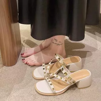 BCEBYL новые женские тапочки с заклепками, летние туфли на высоком каблуке, модные вечерние, банкетные женские сексуальные сандалии на высоком каблуке 35