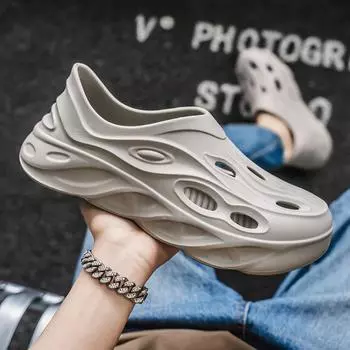 Beach hole shoes men s 2025 new outer wear sandals soft sole thick sole simple fashion bag head sandals men 39 серый