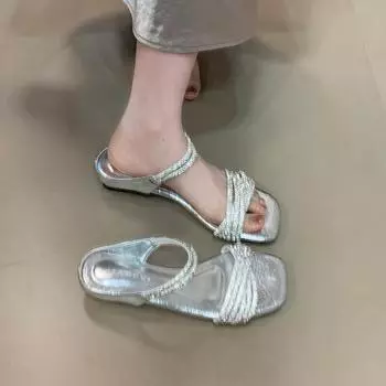 Beautiful rhinestones with open-toed square head cool slippers women s new summer sandals 35
