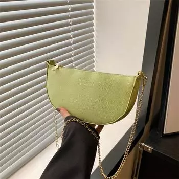 Красивая сумка-седло женская модная сумка через плечо нишевый дизайн весна 2024 простая новая сумка-мессенджер в иностранном стиле чёрный