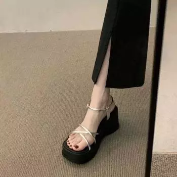 Beautiful silver slippers women s summer wear new high-end skirt wedge heel platform shoes 35 серебряный