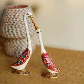 Белая металлическая фигурка в стиле Минакари «Влюбленная пара лебедей» (8 см x 3 см x 18)