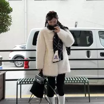 Белая пушистая овечья шерсть с пряжкой из рога, женская куртка осень-зима 2024, новая одежда средней и длинной толщины из утолщенной шерсти и хлопка S