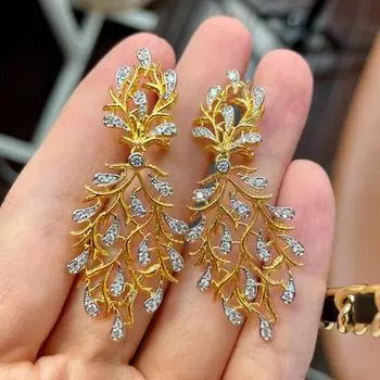 BELLA BOX Итальянские плетеные золотые серьги с прожилками в форме листьев и цирконием подходят для повседневной женской одежды и модных украшений. a pair золотой