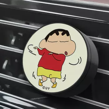 [BelleaMant] Карандаш Син-тян танцует с белой собакой Автомобильный освежитель воздуха Персонаж Металлический тип дефлектора Гав-гав-гав White Musk (Intensity: 2)