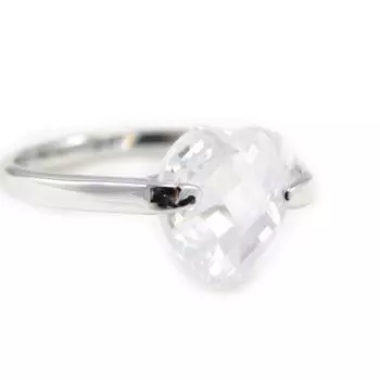 Белое серебряное кольцо Love