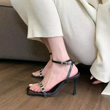 Белые босоножки с одним словом 2025 года, новые летние туфли с квадратной головкой, модные темпераментные туфли на шпильках 35 белый