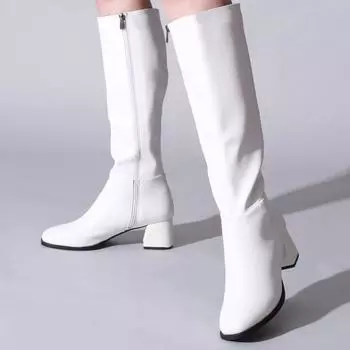 Белые кожаные женские ботинки