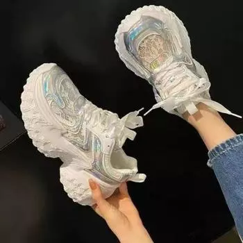 Белые кроссовки для женщин, лето 2024 г., женская дизайнерская обувь на толстой платформе, модные дышащие кроссовки из кружевной сетки с толстой подошвой 35 белый