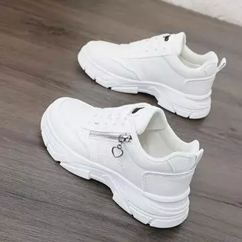 Белые кроссовки нового стиля для осени и зимы 2025 года, дышащие, со скрытым увеличением роста, универсальные, на высокой толстой подошве, подходят для студентов 35 белый
