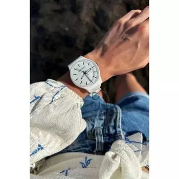 Белые силиконовые наручные часы унисекс с календарем Active