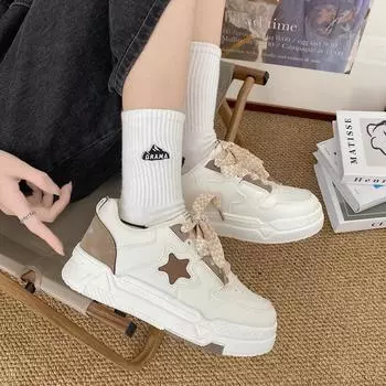 Белые туфли женские на толстой подошве универсальные повседневные студенческие спортивные туфли для сноубординга 35 чёрный