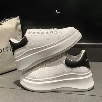 Белые туфли женские новые универсальные кроссовки с толстой подошвой внутри увеличивают повседневную спортивную обувь 35 чёрный