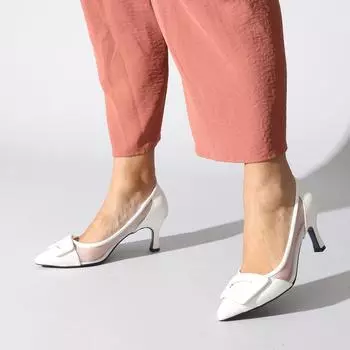Белые женские классические туфли на каблуке