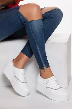 Белые женские кроссовки из натуральной кожи