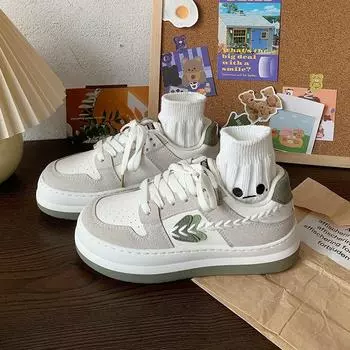 Белые женские туфли. Модные универсальные нишевые кроссовки на толстой подошве весной и летом. Новые повседневные спортивные парусиновые кроссовки. 35