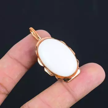 Белый коралловый драгоценный камень ручной работы из меди ослепительный ювелирный кулон для женщин 1.89 Inches белый