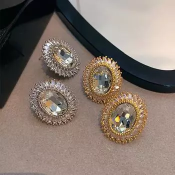 Белый кристалл гвоздик овальный яйцевидный дизайн полный бриллиантов легкая роскошь супер вспышка великолепная атмосфера тяжелой промышленности высокого класса золотой