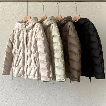Белый утиный пух легкий пуховик женский короткий 2024 осень-зима с капюшоном тонкий темперамент маленький модный корейский вариант пальто S кофейный
