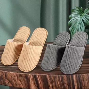 Бесплатная доставка. Тапочки. Обувь для женщин. Однотонные тапочки из кораллового флиса. Тапочки для путешествий в гостиницах и дома. Нескользящие тапочки для семейных гостей. 28.5x11.5