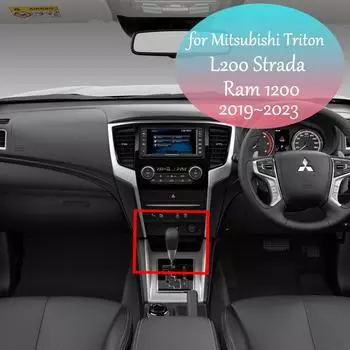 Беспроводная зарядная панель для Mitsubishi Triton L200 Strada Ram 1200 2019~2025 Центральная консоль iPhone Быстрое зарядное устройство Пластина Аксессуары чёрный