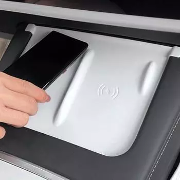 Беспроводной силиконовый коврик для зарядки на центральной консоли, водонепроницаемые нескользящие аксессуары, беспроводной телефон для салона автомобиля чёрный