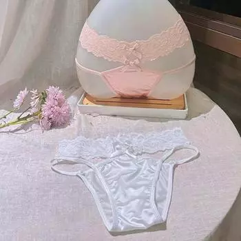 Бесшовные атласные стринги для женщин, кружевное нижнее белье без застежек, сексуальные женские трусики-танга с заниженной талией и Т-образной спинкой белый